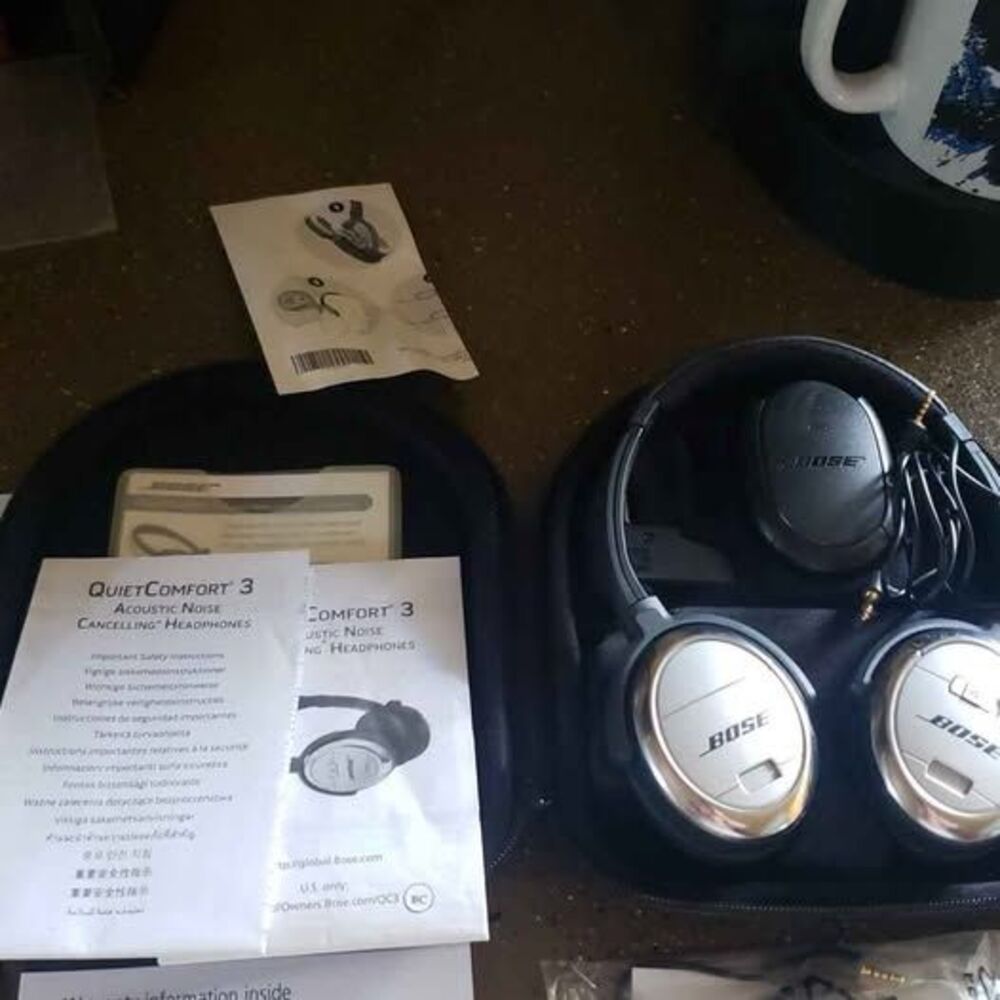 Bose QuietComfort 3 Noise Cancelling Headphones like new